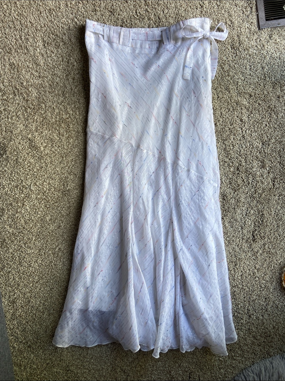 Vintage White Maxi Skirt with Subtle Multicolor Specks